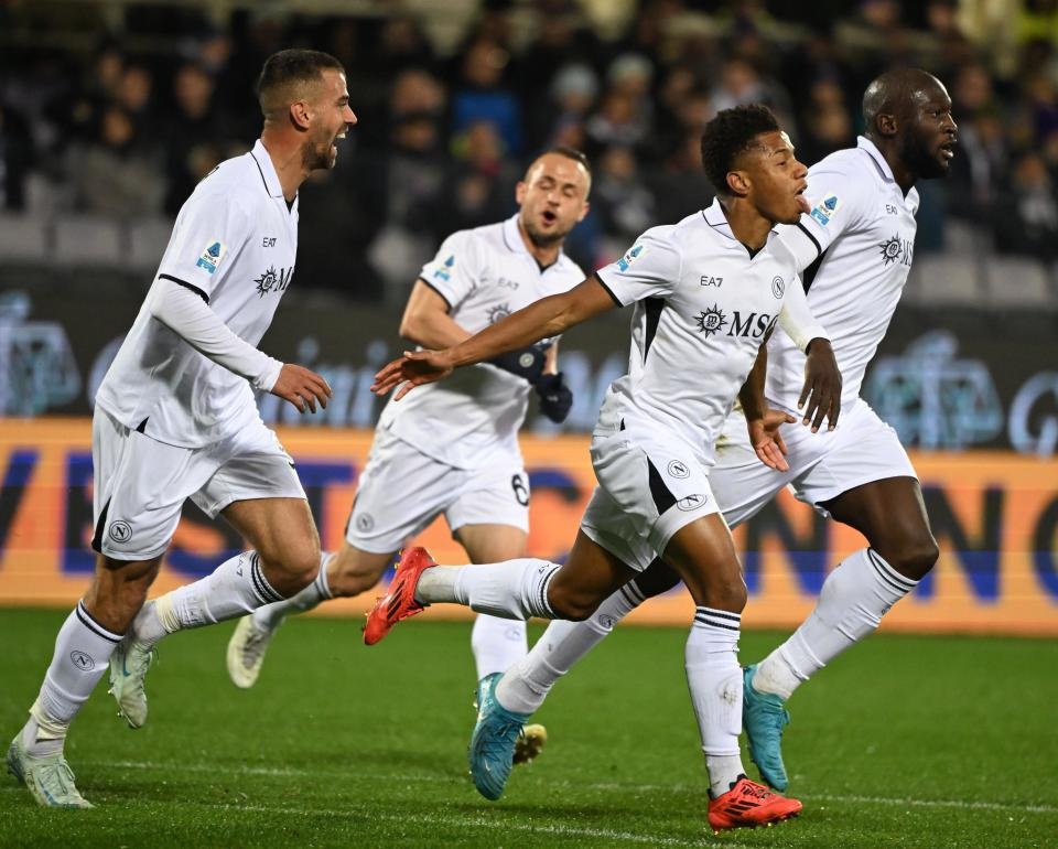 开云体育平台APP-关于那不勒斯主场大胜击败对手晋级的信息