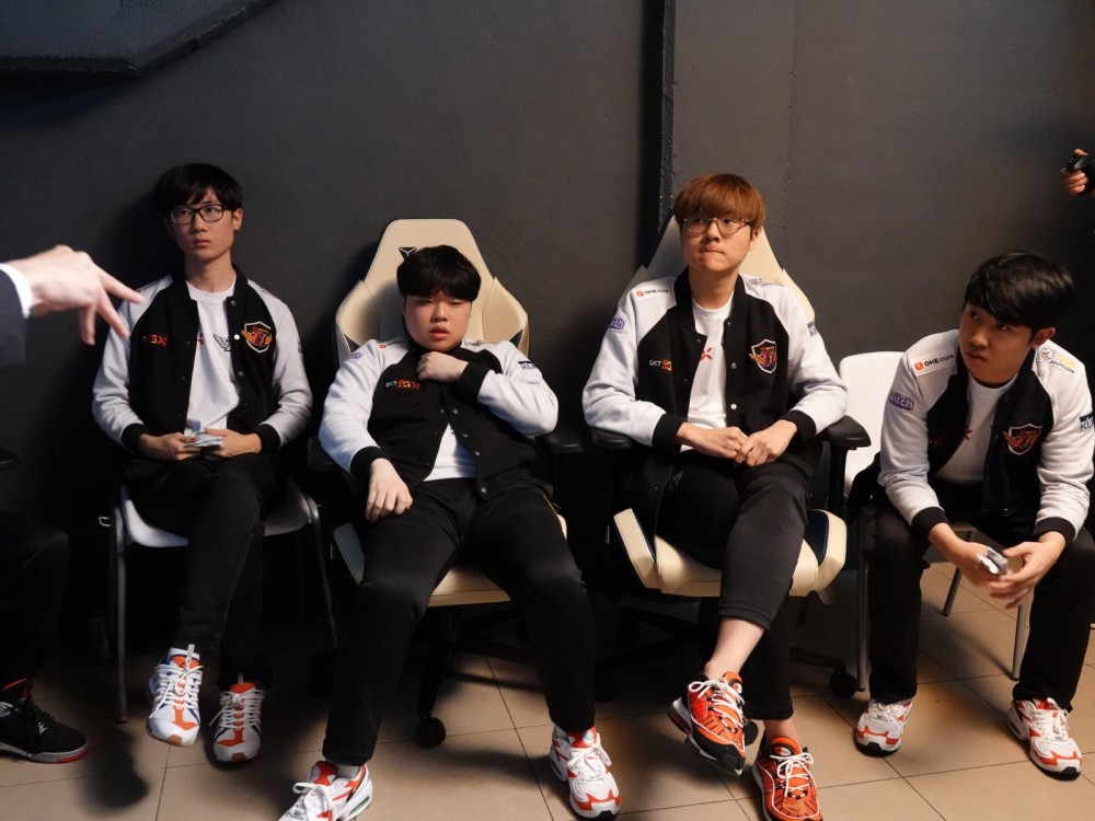 开云体育下载-HKA力克FLY，Faker拿下关键大龙宿敌对决半决赛，引爆全场热议